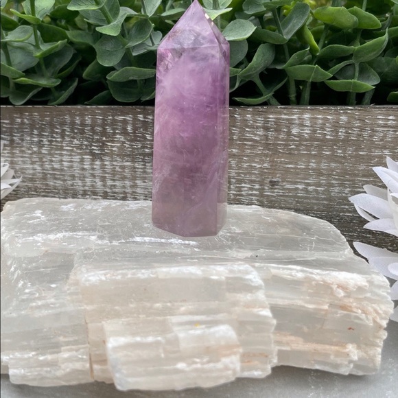 Fluorite Crystal Tower Point - Picture 7 of 8